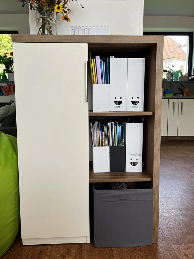 Úložné prostory pro děti navržené s ohledem na každodenní používání